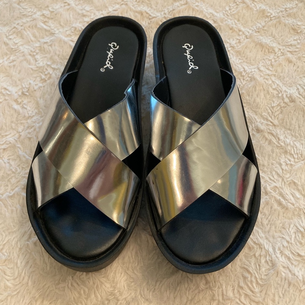 Qupid Stylish Silver and Black Women's Platform Slides Sz 8